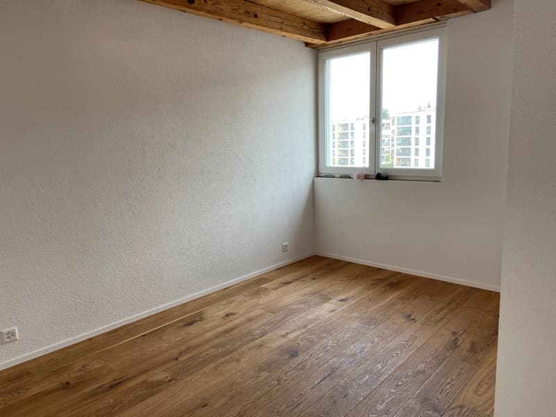 Charmante 2.5-Zimmer-Dachwohnung mit Galerie und Balkon in Liebefeld (15)