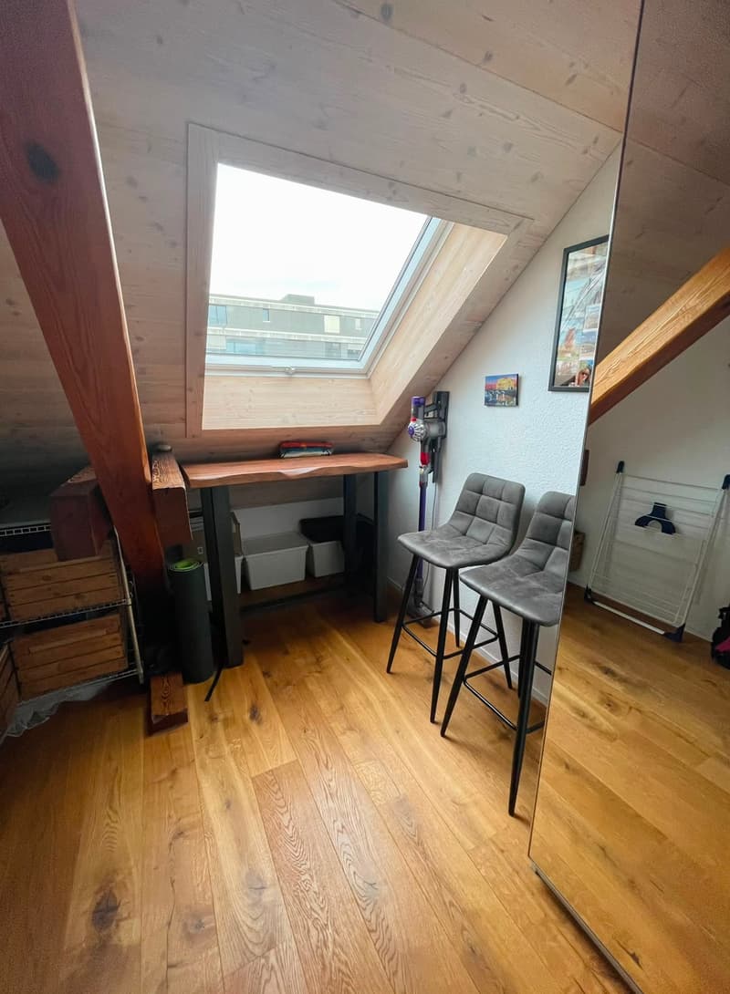Charmante 2.5-Zimmer-Dachwohnung mit Galerie und Balkon in Liebefeld (7)