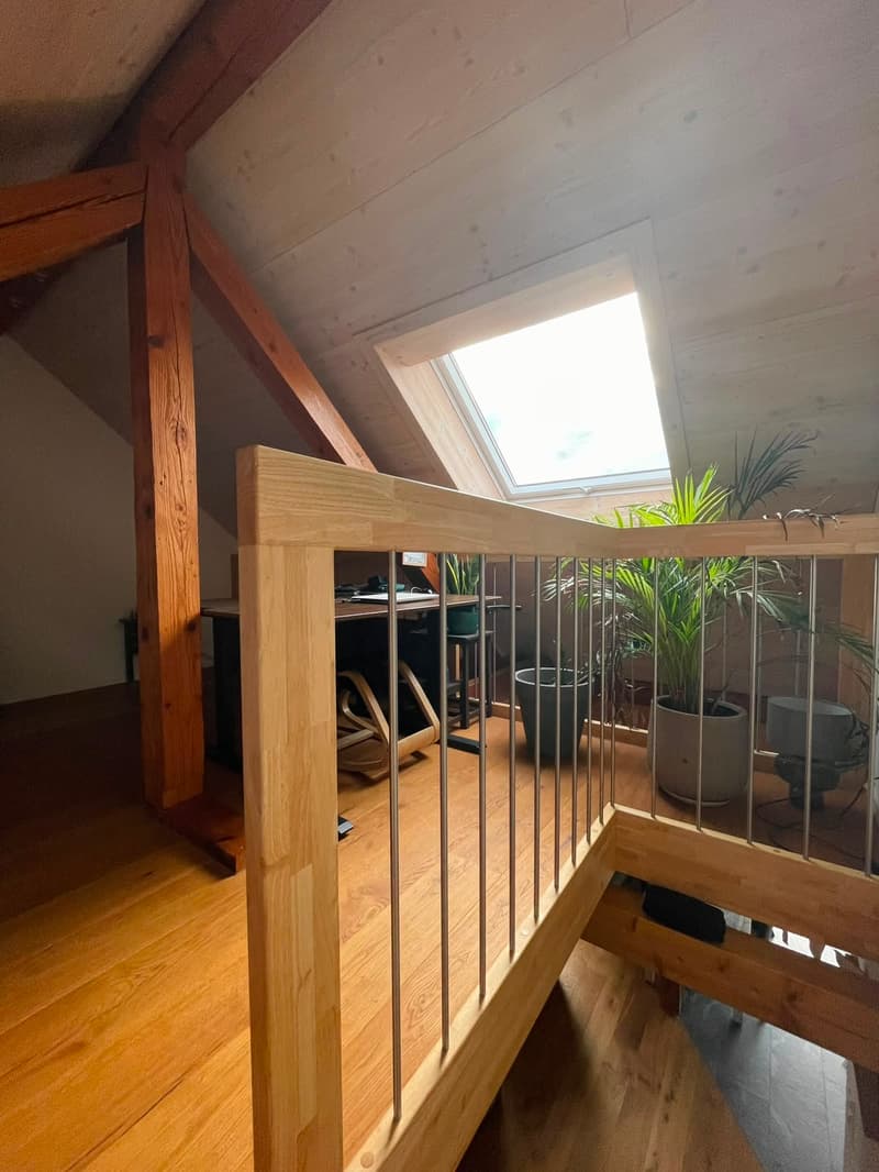 Charmante 2.5-Zimmer-Dachwohnung mit Galerie und Balkon in Liebefeld (11)