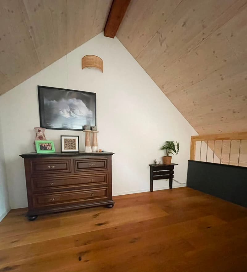 Charmante 2.5-Zimmer-Dachwohnung mit Galerie und Balkon in Liebefeld (12)