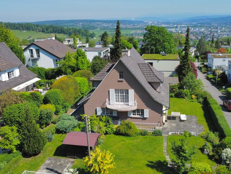 Romantisches 5,5 Zi - Landhaus mit grossem Garten mit Panorama-View an ruhiger Lage von Pfeffingen (1)