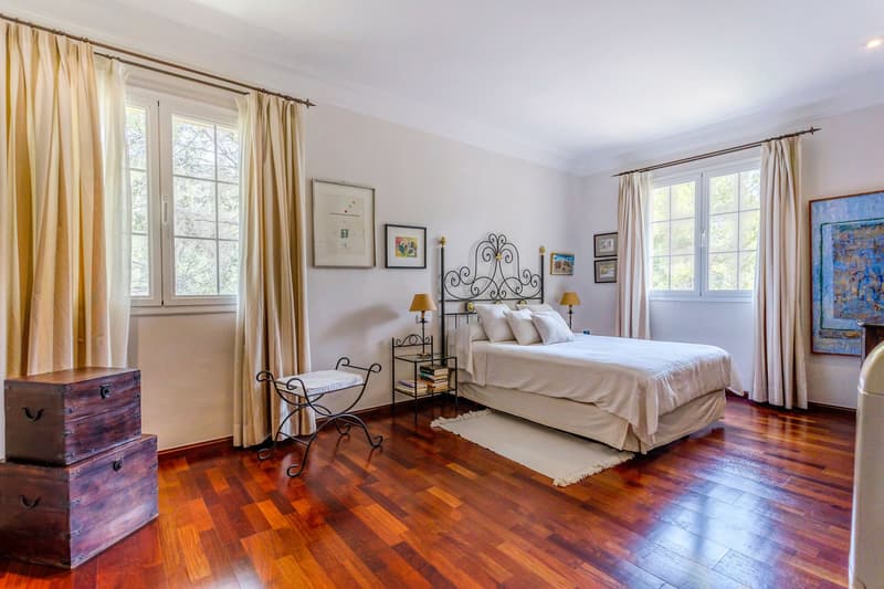 LUXURIOUS VILLA WITH BREATH-TAKING SEA VIEW IN A PRIVILEGED RESIDENTIAL AREA (9)
