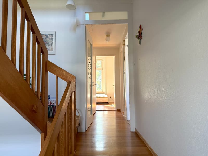 Charming 8-room city house with city garden in a popular location in the heart of the Wettstein quarter (5)