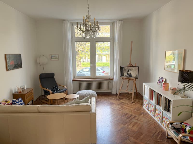 Charming 8-room city house with city garden in a popular location in the heart of the Wettstein quarter (4)