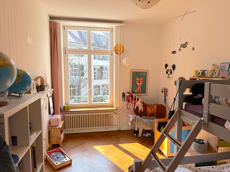 Charming 8-room city house with city garden in a popular location in the heart of the Wettstein quarter (7)