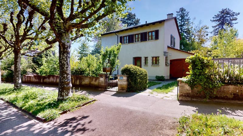 Charming single-family house with idyllic garden paradise in the sought-after Bruderholz quarter (1)