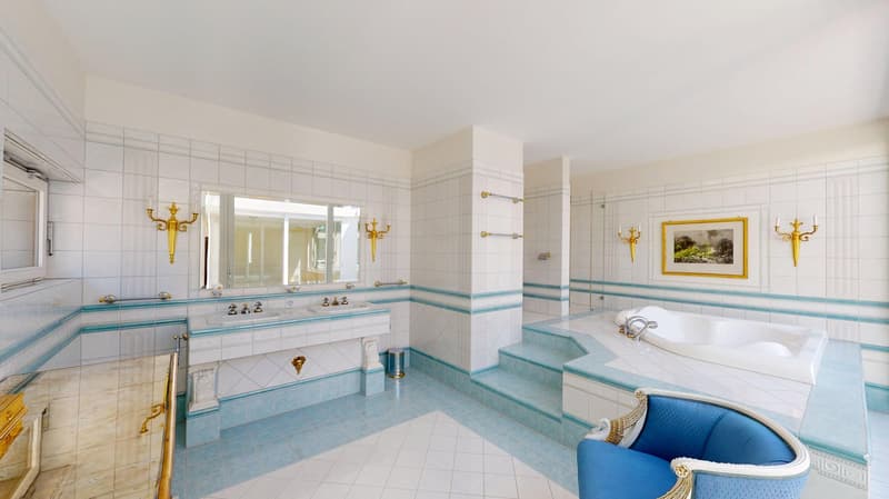 Stylish 284sqm attic apartment with lift, two underground parking spaces, three balconies, and private sauna (7)