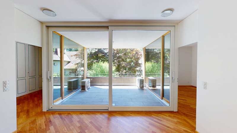 Stylish 284sqm attic apartment with lift, two underground parking spaces, three balconies, and private sauna (10)