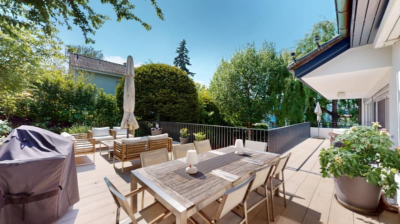 Detached 6-room single-family house with terrace, garden, and garage in a quiet family location in Bottmingen (4)