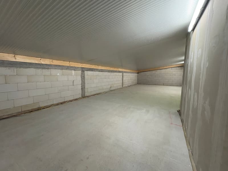 Modern and high-quality commercial property with expanded ground floor and flexible raw construction upper floor (9)