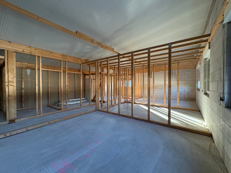 Modern and high-quality commercial property with expanded ground floor and flexible raw construction upper floor (11)