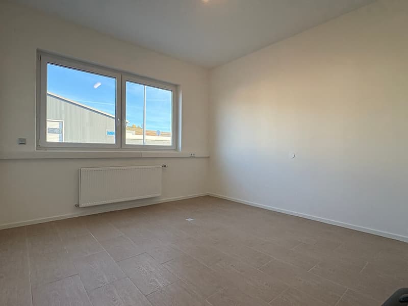 Modern and high-quality commercial property with expanded ground floor and flexible raw construction upper floor (8)