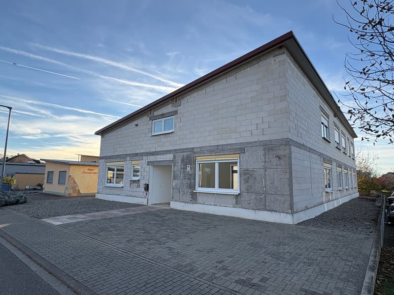 Modern and high-quality commercial property with expanded ground floor and flexible raw construction upper floor (1)