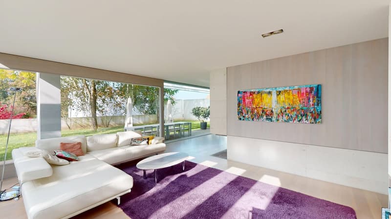 Locali inondati di luce in un'architettura aperta con grande cortile interno e piscina in una posizione privilegiata (6)
