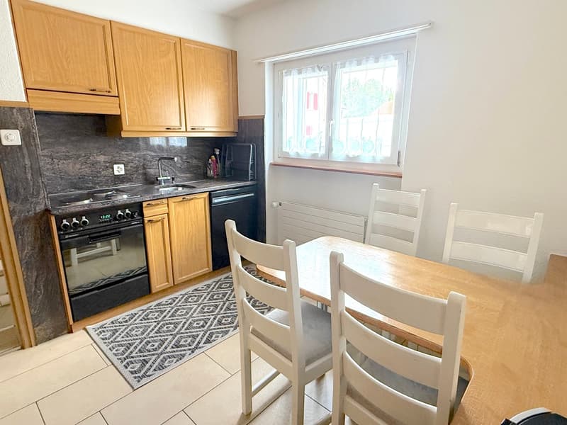 Casa a schiera di 5 locali con ampio giardino invernale in zona residenziale familiare (2)