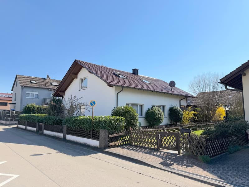 Attraktives 5.5 Zi. Familiyhome mit Gartenparadies in Lörrach-Hauingen (13)