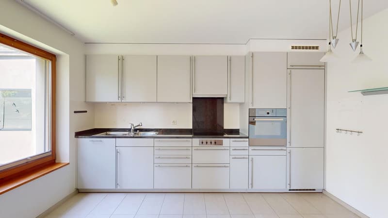 Schöne 4,5 Zi Maisonette-Wohnung mit überdachtem Balkon an ruhiger und begehrter Wohnlage in Riehen (7)