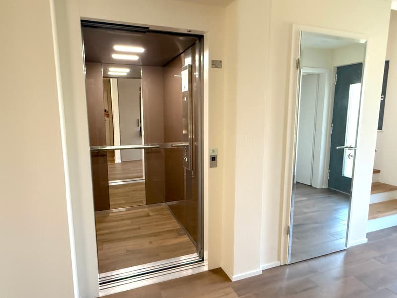 Modernes 6-Zimmer-Einfamilienhaus mit Lift, Traumgarten in einem der besten Familienviertel von Dornach (8)