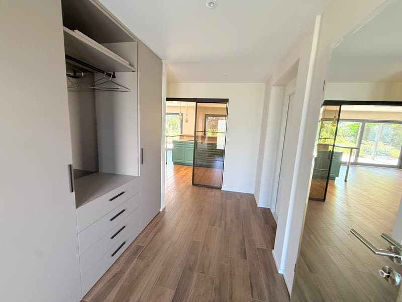 Modernes 6-Zimmer-Einfamilienhaus mit Lift, Traumgarten in einem der besten Familienviertel von Dornach (4)
