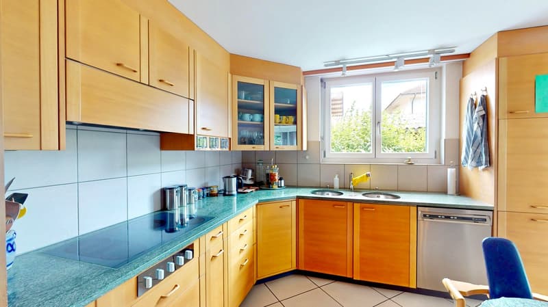 Paradis de jardin pour la vie quotidienne - maison d'architecte lumineuse de 6,5 pièces avec garage dans un emplacement favorable au trafic (6)