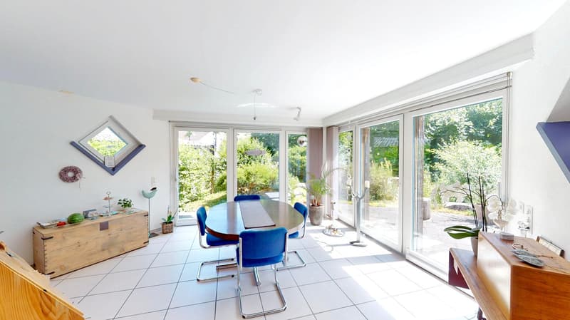 Paradis de jardin pour la vie quotidienne - maison d'architecte lumineuse de 6,5 pièces avec garage dans un emplacement favorable au trafic (3)
