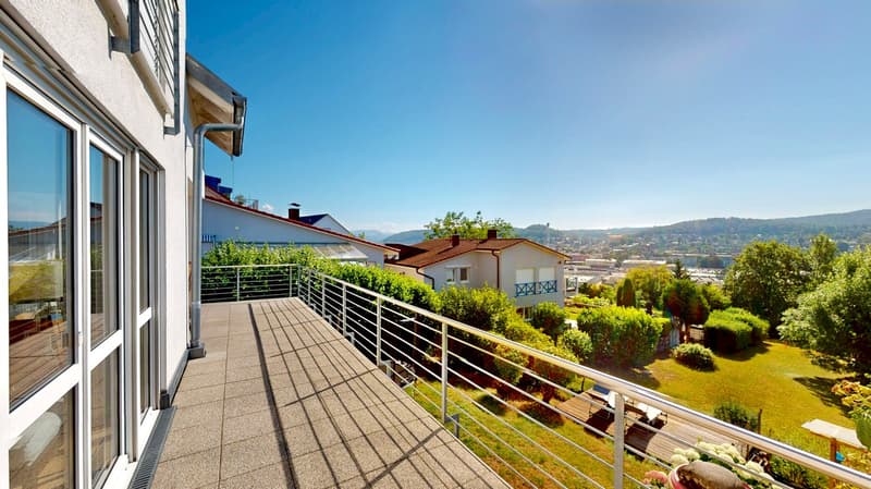 Appartement lumineux 3,5 pièces au Tüllinger avec vue panoramique, terrasse spacieuse - plan d'étage ouvert (3)
