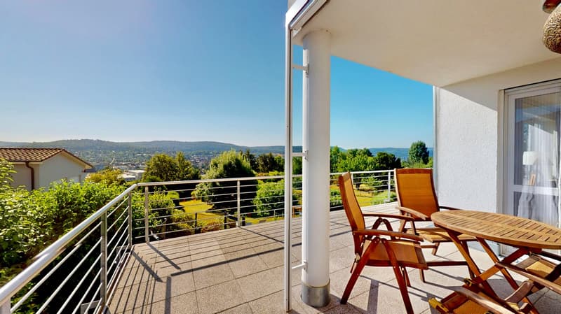Appartement lumineux 3,5 pièces au Tüllinger avec vue panoramique, terrasse spacieuse - plan d'étage ouvert (2)