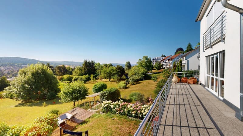 Appartement lumineux 3,5 pièces au Tüllinger avec vue panoramique, terrasse spacieuse - plan d'étage ouvert (4)