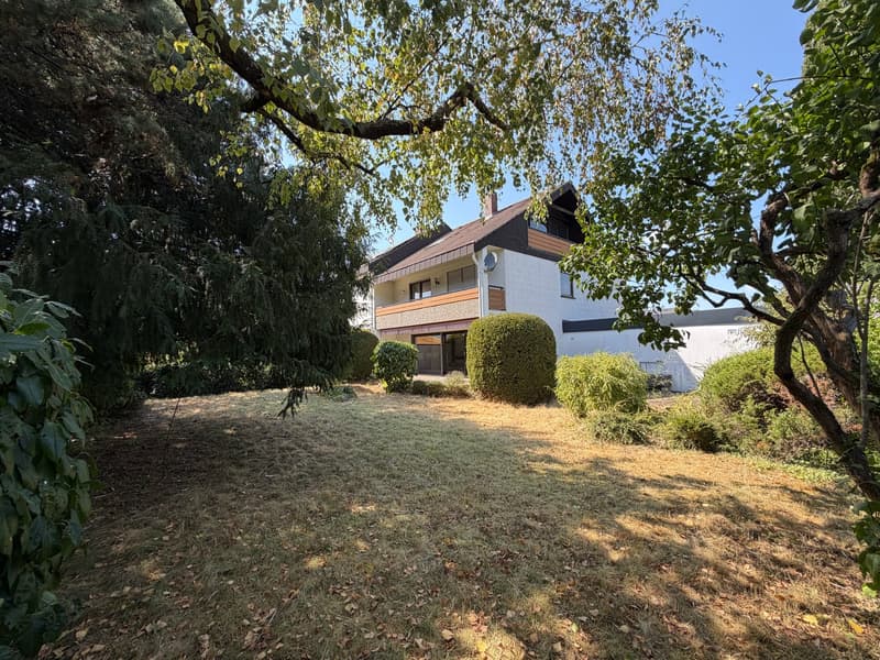 Haltingen: Erweiterbares Familiyhome mit grossem Garten und Garage zum Modernisieren (2)