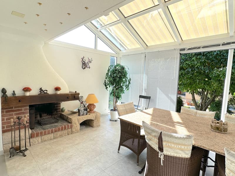 Binningen : Grosszügige 6,5 Zimmer - Villa mit Wintergarten u. Indoorpool (9)