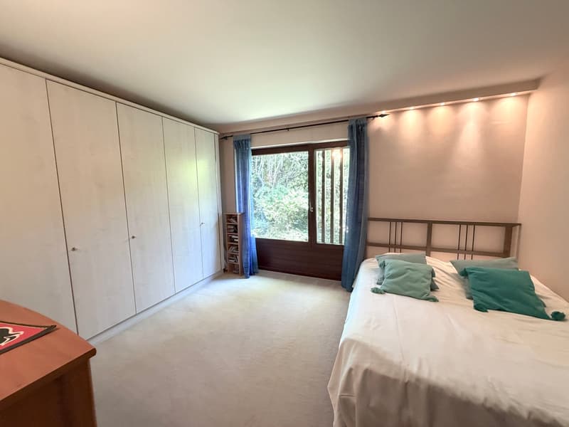 Binningen : Grosszügige 6,5 Zimmer - Villa mit Wintergarten u. Indoorpool (3)