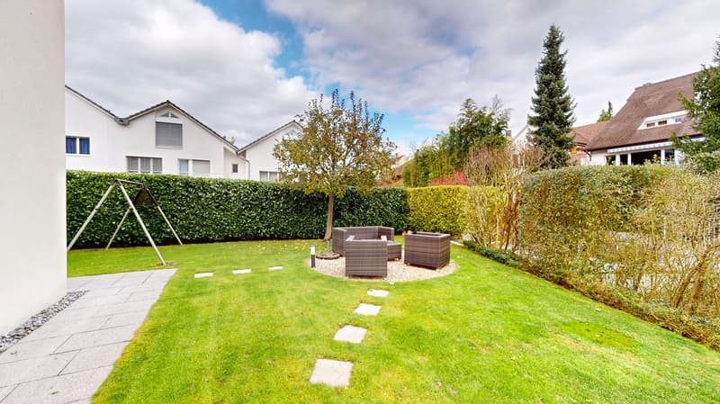 Kernsaniertes , Familienfreundliches 6.5 Zi. EFH auf sonnenverwöhnter Parzelle mit schönem Garten (12)