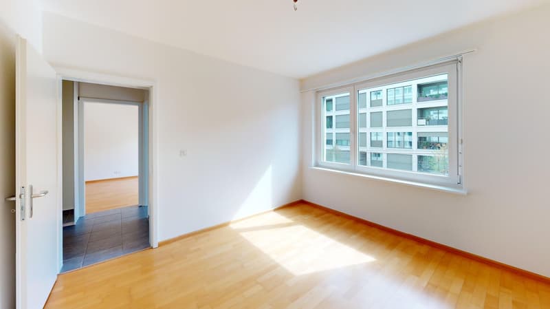 Charmante 3,5-Zimmer-Wohnung mit zwei Balkonen attraktiver Einstieg dank Baurecht (2)