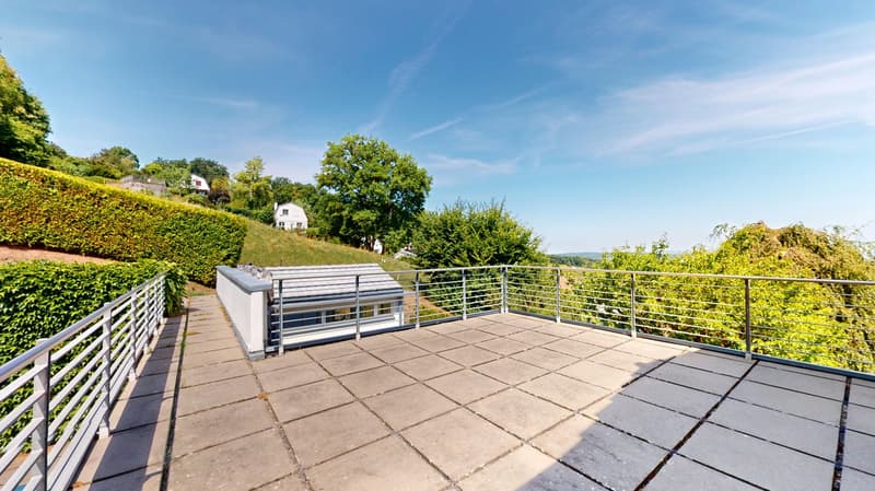 Einzigartige 8,5 Zimmer Split-Level-Villa mit Pool grossem Garten und einem Panoramaausblick (11)