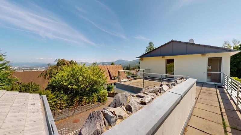 Einzigartige 8,5 Zimmer Split-Level-Villa mit Pool grossem Garten und einem Panoramaausblick (12)