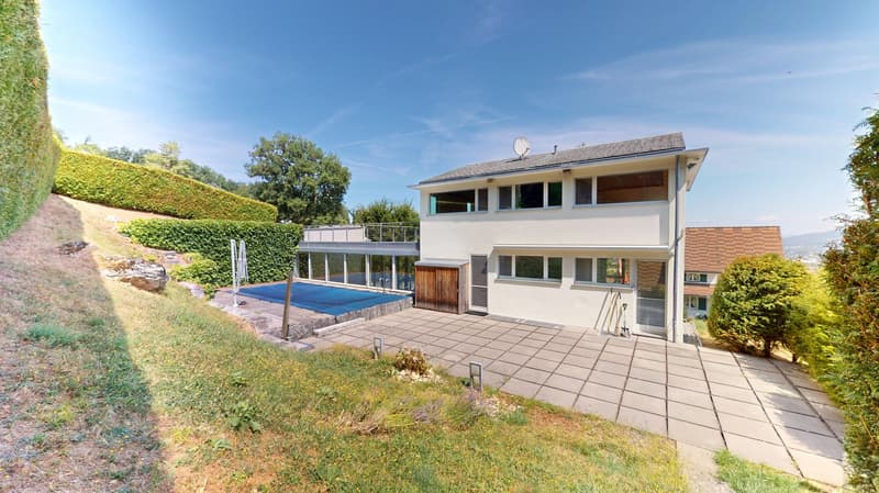 Einzigartige 8,5 Zimmer Split-Level-Villa mit Pool grossem Garten und einem Panoramaausblick (13)