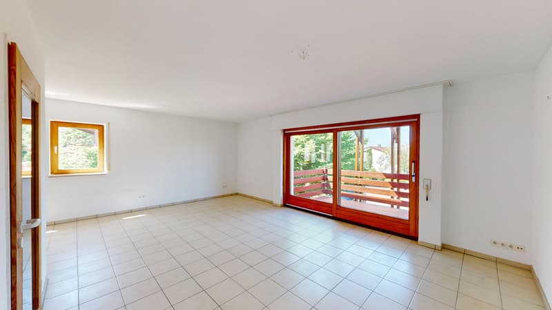 Rümmingen: Große Doppelhaushälfte mit schönem Garten, drei Stellplätzen und separater Einliegerw. (3)