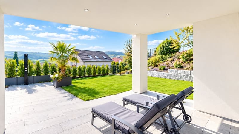 Lichtdurchflutetes 6,5 Zi-Family-Home mit Pool u. drei Garagen an bester 180 Grad- Panorama-Aussicht (8)