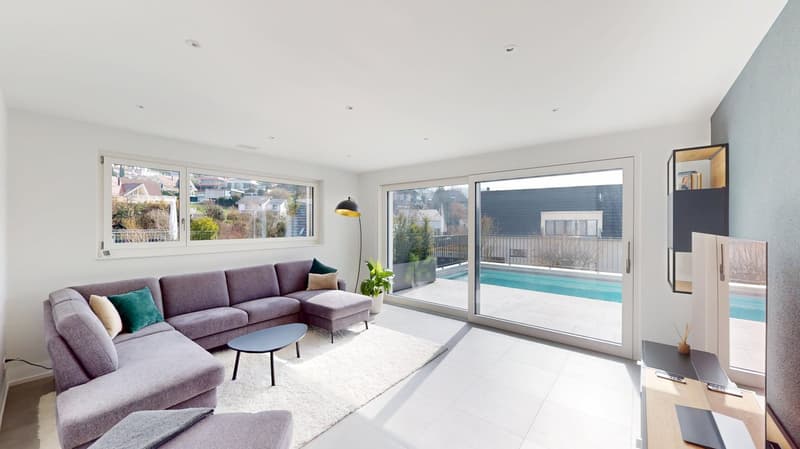 Lichtdurchflutetes 6,5 Zi-Family-Home mit Pool u. drei Garagen an bester 180 Grad- Panorama-Aussicht (4)