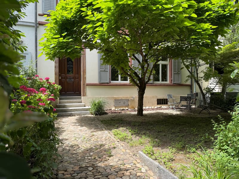A fully refurbished 10-room townhouse in the Spalen district near the Spalentor and Uni of Basel (1)