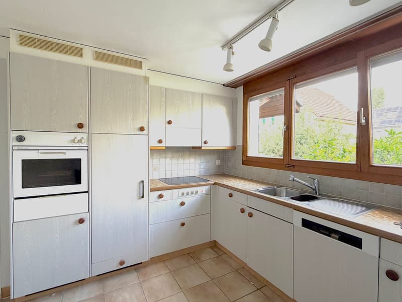 Attraktive 5.5 Zi DHH m. grosszügigem Wohnkonzept u. Garage (5)