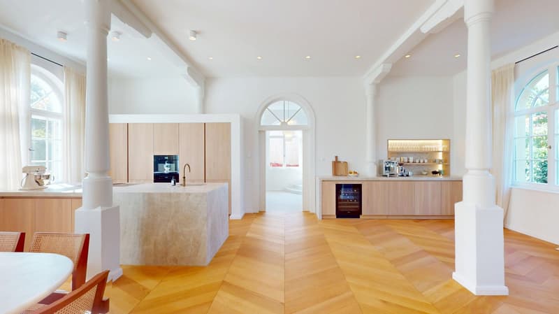 Historischer Charme trifft modernes Design Kernsanierte Villa in Altweil mit 346 m² Wohnfläche (2)