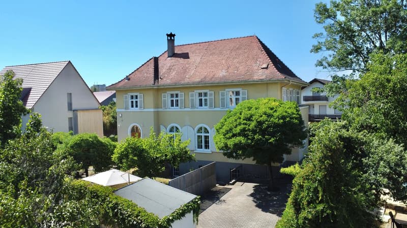 Historischer Charme trifft modernes Design Kernsanierte Villa in Altweil mit 346 m² Wohnfläche (15)