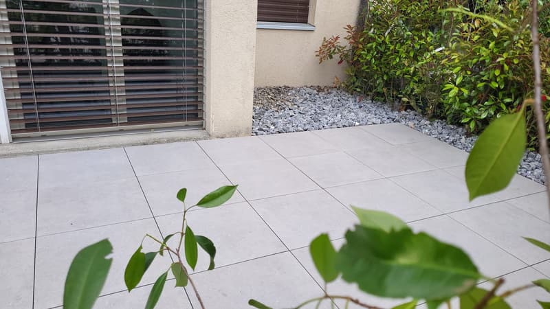 Large 3-room apartment with seating area in the center of Brügg (10)