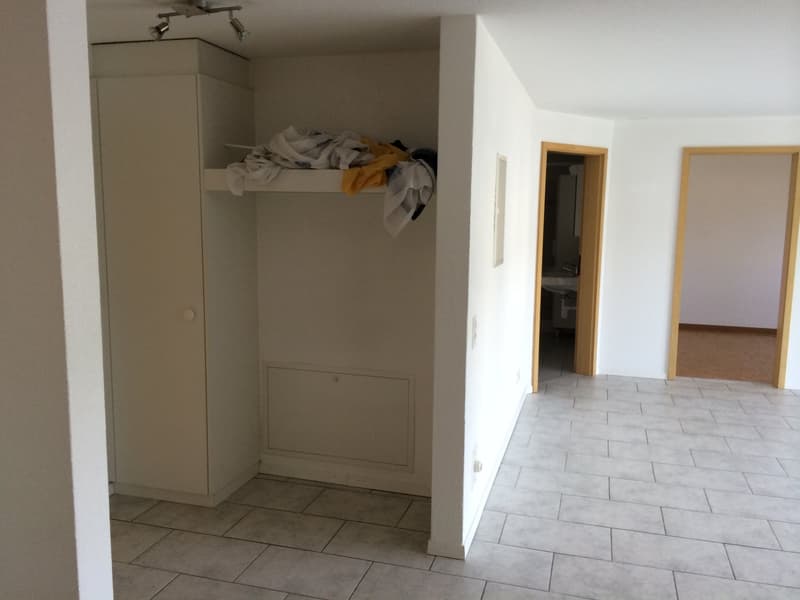 Large 3-room apartment with seating area in the center of Brügg (5)