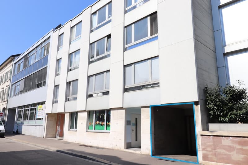 Near Heuwaage: Car parking space for rent on CityRing (1)