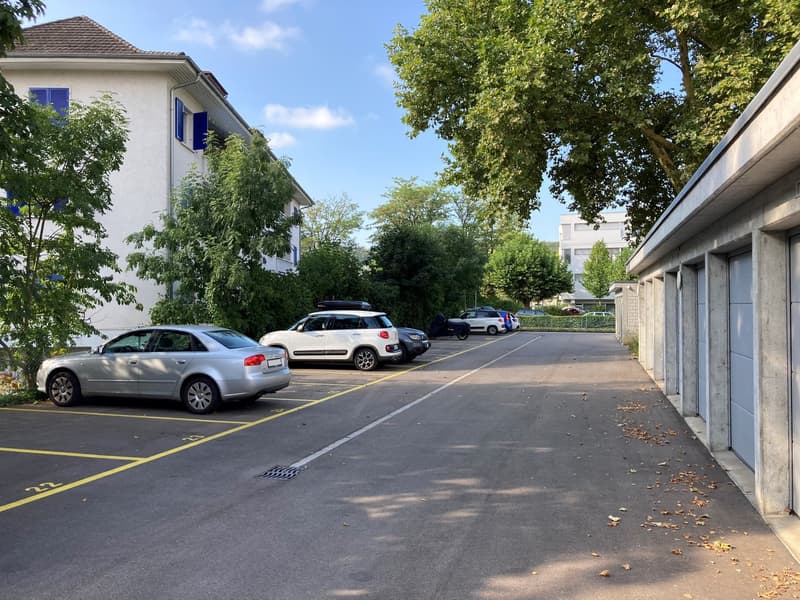 Places de parking extérieures à louer à Muttenz (2)
