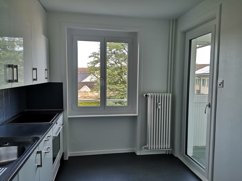 Schöne 3 Zimmer-Genossenschaftswohnung mit verglastem Balkon (3)
