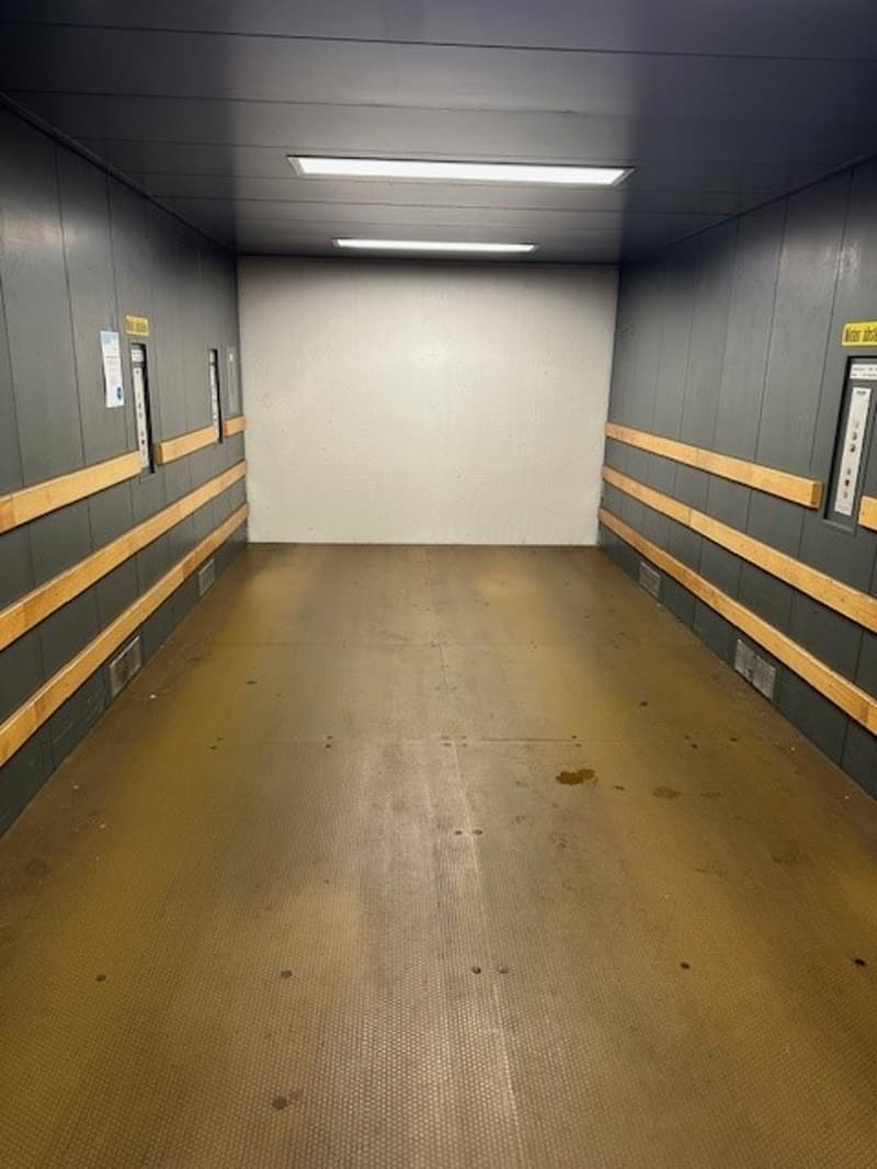 Clara-Quartier - Autoeinstellhallenplatz in geschlossenem Untergeschoss (Autolift) zu vermieten (3)