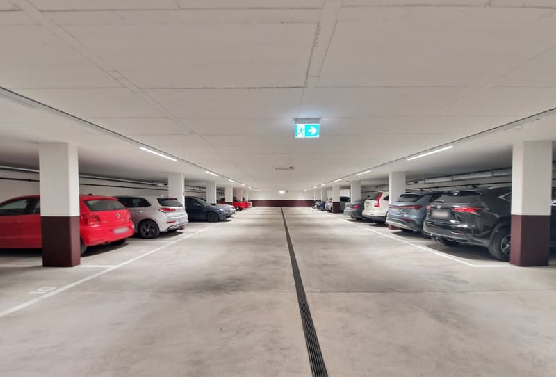 Einstellhallenplatze zu vermieten - frisch saniert! E-Mobilität auf Wunsch realisierbar. (2)